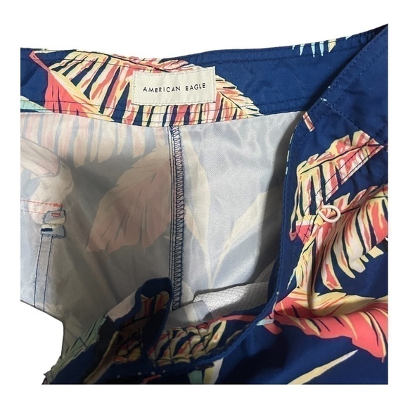 AMERICAN EAGLE TOUCAN BIRD AND PALM LEAVES MENS LARGE SWIM TRUNKS - Picture 3 of 5
